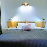 Aaa Apartments
