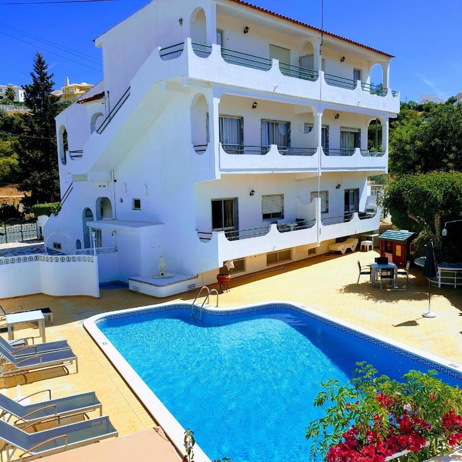 Aaa Awsome Apartahotel 3*